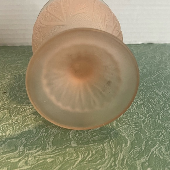 Vintage Indiana Glass Frosted Pink Cabbage Leaf Pedestal Glass Goblet - Picture 4 of 6